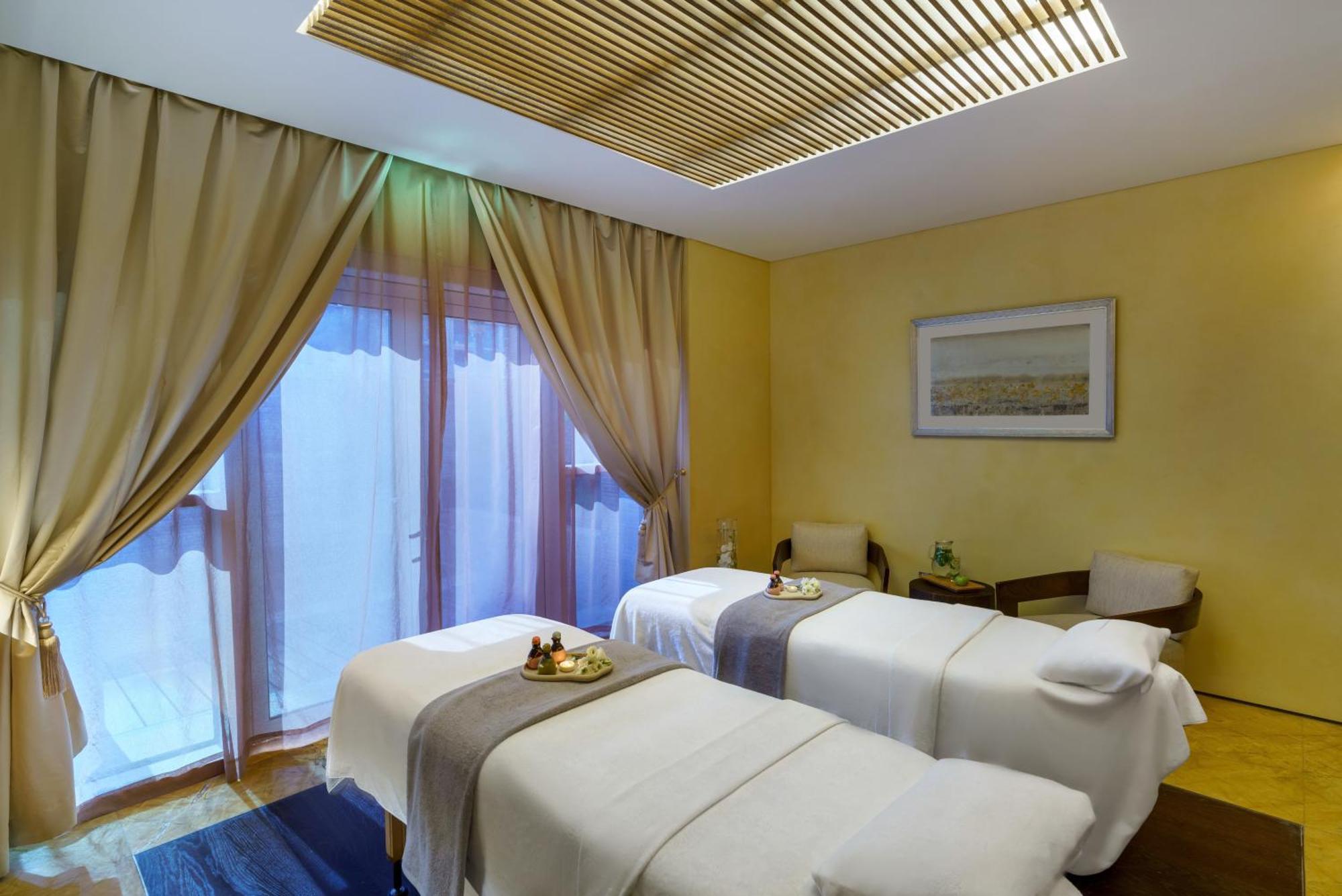Rixos Marina فندق