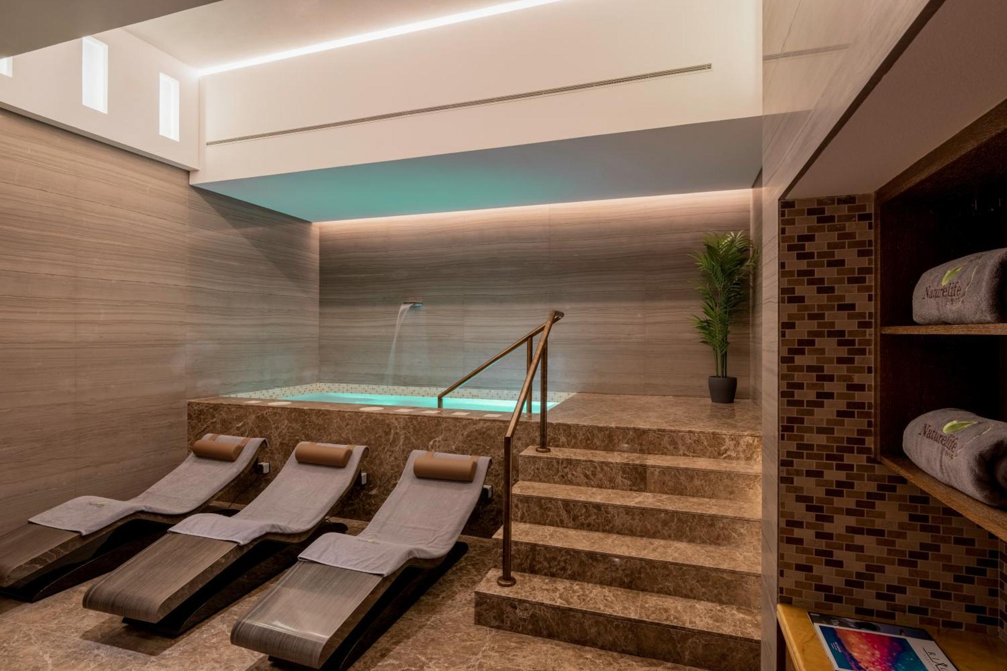Rixos Marina فندق 5*