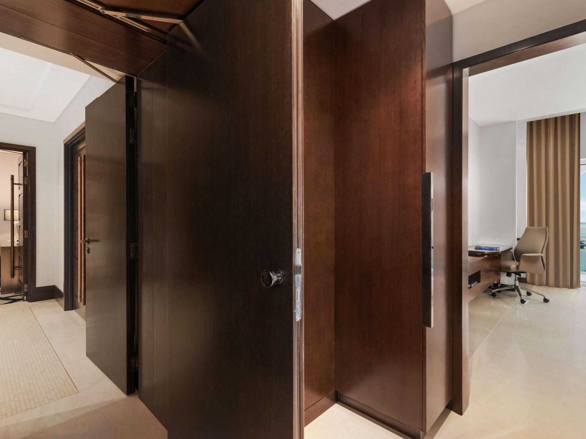 Rixos Marina 5* أبو ظبي