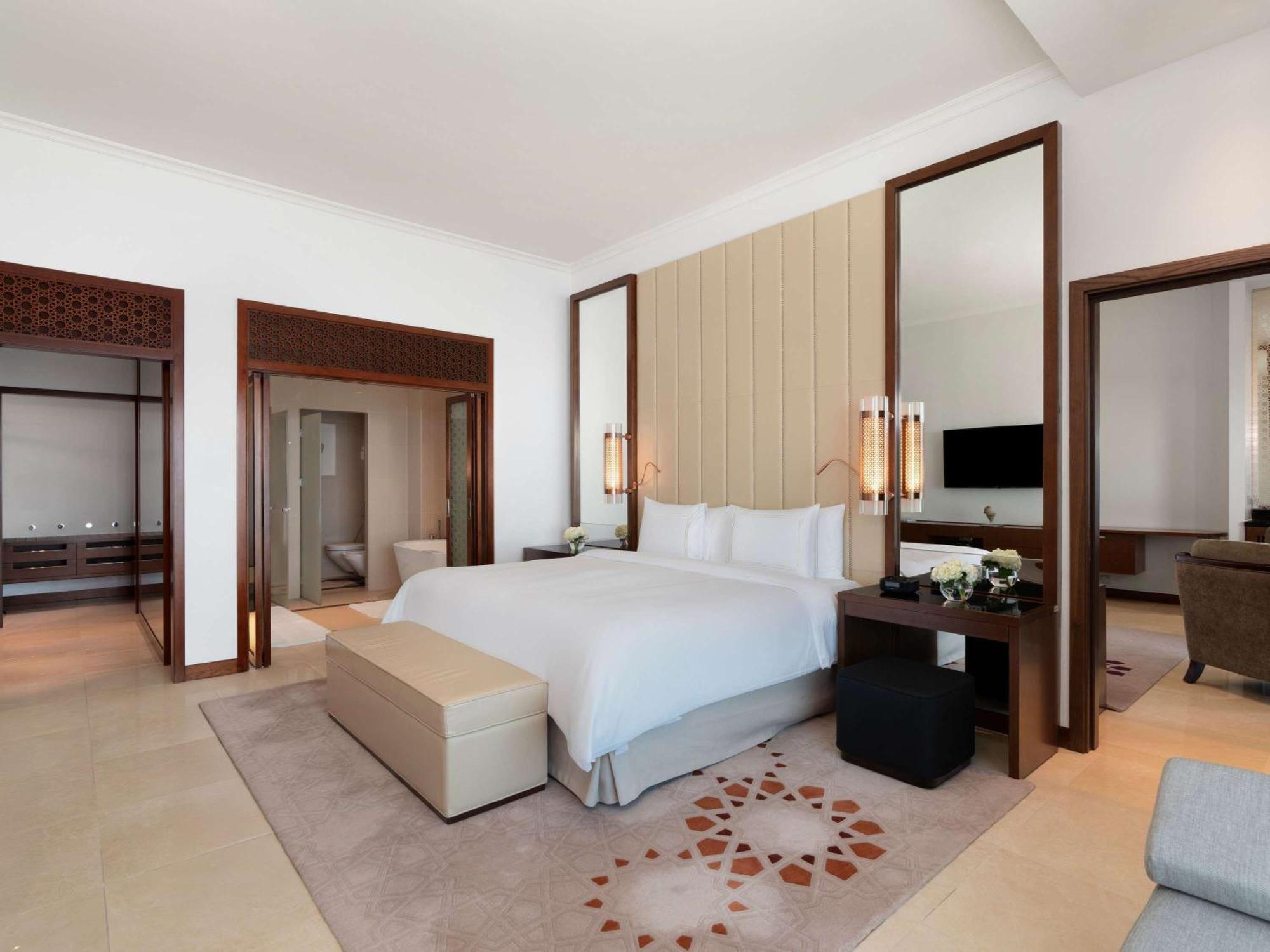 Готель Rixos Marina